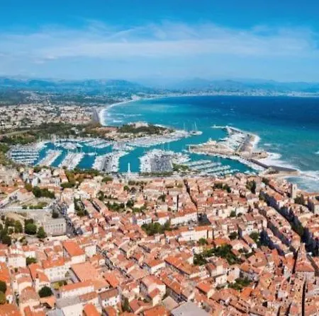 Rare 3 Bedroom 2 Bath Modern With Views In Old Center Apartment Antibes