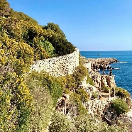 Rare 3 Bedroom 2 Bath Modern With Views In Old Center * Antibes