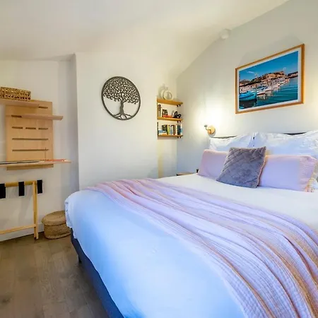 Apartment Rare 3 Bedroom 2 Bath Modern With Views In Old Center