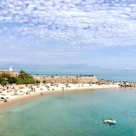 Rare 3 Bedroom 2 Bath Modern With Views In Old Center Apartment Antibes