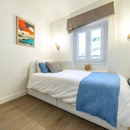 Rare 3 Bedroom 2 Bath Modern With Views In Old Center Apartment