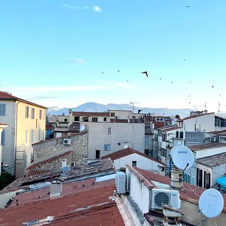 Apartment Rare 3 Bedroom 2 Bath Modern With Views In Old Center *