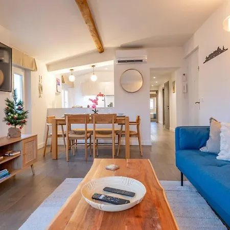 Rare 3 Bedroom 2 Bath Modern With Views In Old Center Apartment